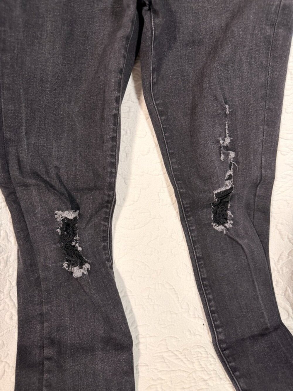 Express Black Ripped Jeans - Picture 3 of 7